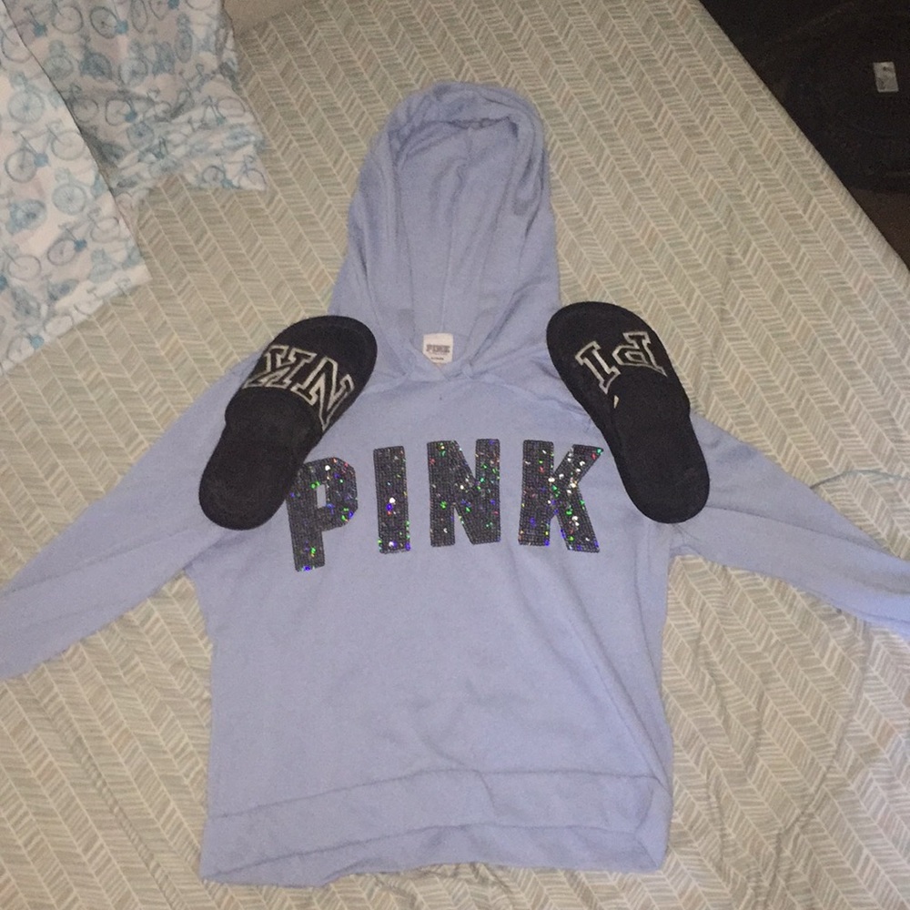 I’m selling a baby blue hoodie& slippers from PINK - Picture 1 of 1